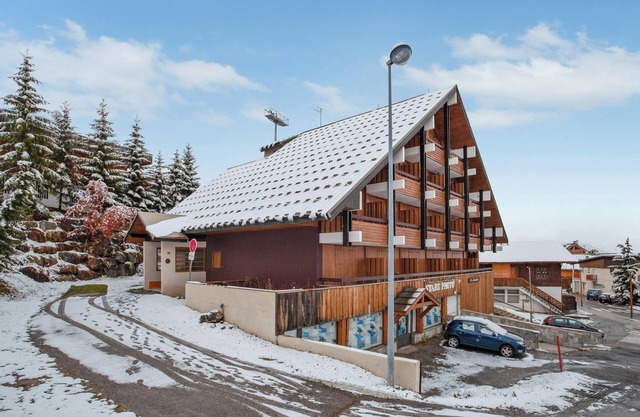 Homerez - Spacious Apartment with Balcony in L'Alpe d'Huez