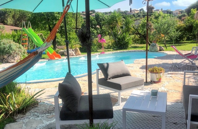 Homerez - Villa for 4 ppl. with swimming-pool and garden at Saint-Jeannet