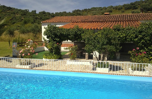 Homerez - Villa in Aroche with pool.