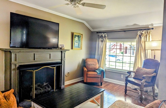 Homey Escape Minutes From Anything You Could Need! Free WIFI!