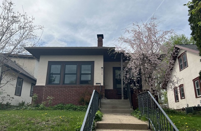 Homey & Spacious Northeast Bungalow