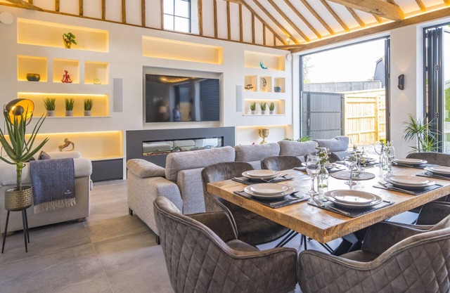 Honey Barn - Stunning 4-Bed Rural Paradise