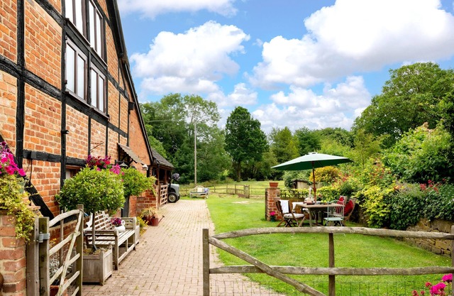 Hop Pickers Rural Retreats