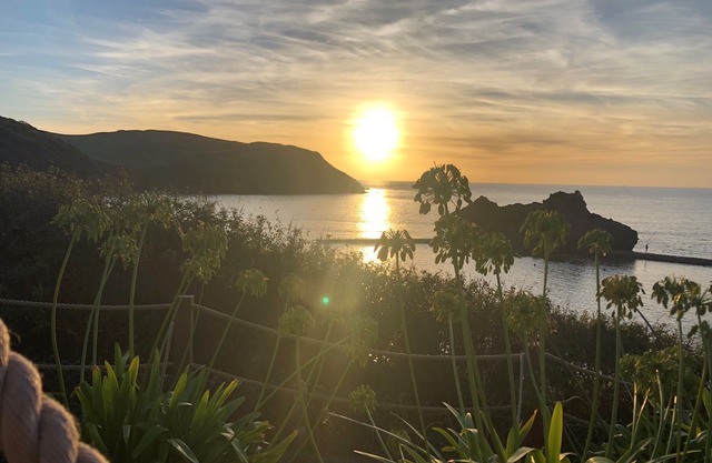 Hope Cove Location - Nr Salcombe - 2 minutes to Beaches - Private Parking - WiFi