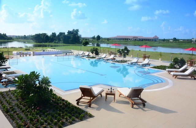 Horizon Lake View Resort Hotel