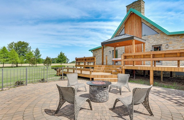 Hornersville Vacation Rental w/Private Pond!