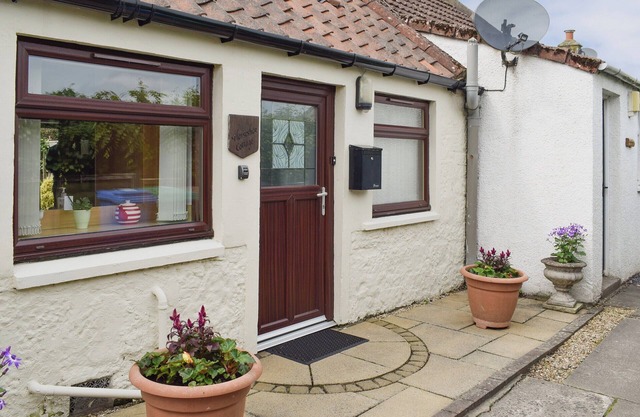 Horseshoe Cottage is cosy and welcoming, perfect for a romantic break.