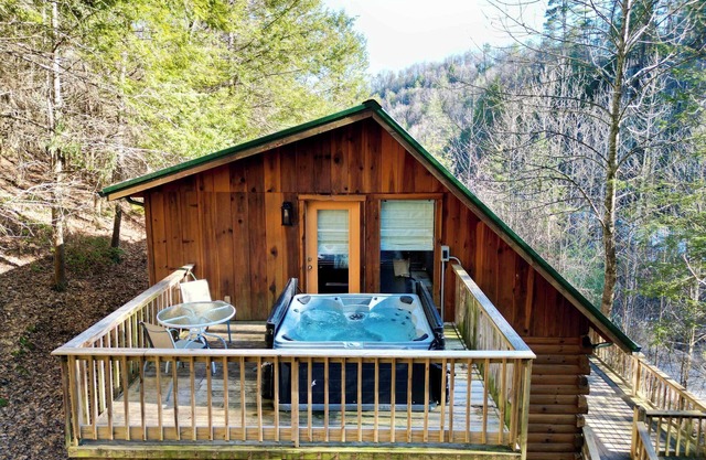 Horseshoe Falls-RRG-Hot tub!