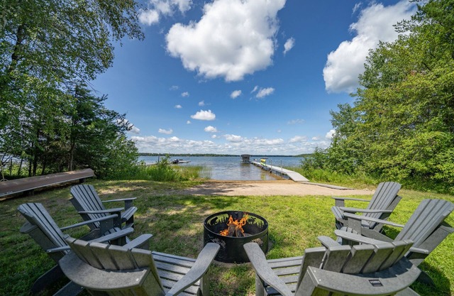 Horseshoe Lake Cabin with Sandy Beach, Gameroom, Fire Pit, Kayaks + Paddleboards