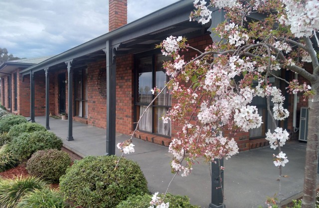 Horsham Central 'The Homestead' Country Style Accommodation