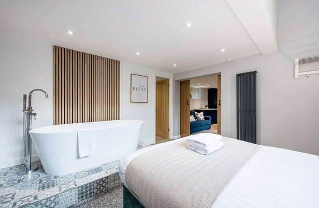 Host & Stay | The Georgian Coach House 2