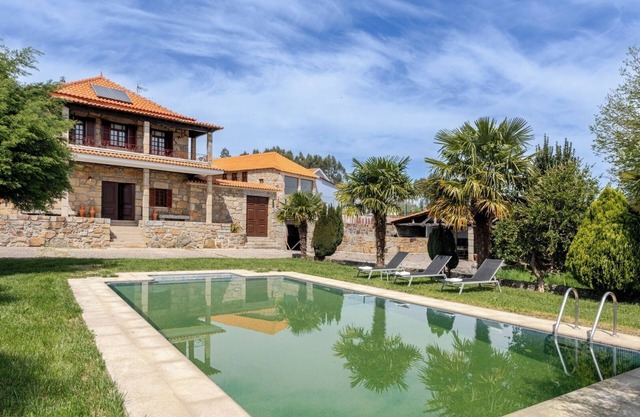 HostWise - Country Villa w/Pool, Court and Views