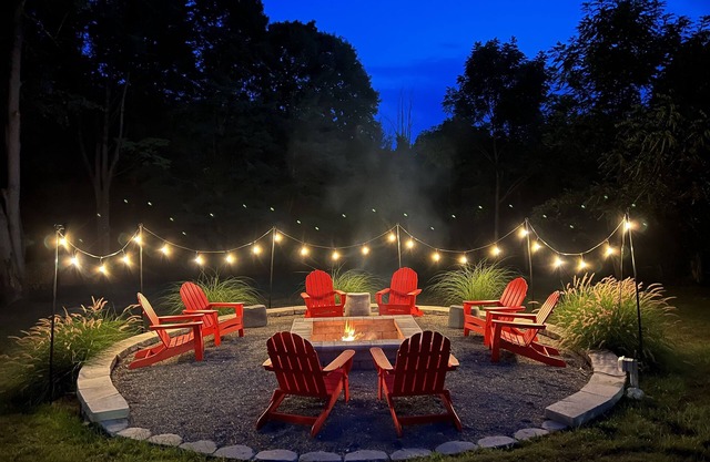 HOT TUB and SAUNA at 'CHIC HIDEAWAY' Paw Paw Lake Golf club across the street