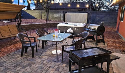 Hot Tub-Boat Parking-SUPs-Fire Pit-Ping Pong-WD-Coffee Bar