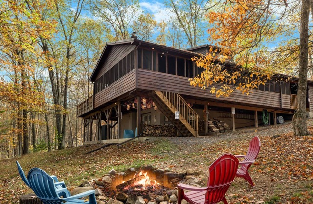 Hot Tub, Deck, Grill, Fire Pit, Game Room & WiFi