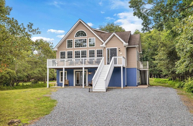 Hot Tub, Game Room, Dog Friendly, Sports Bar, A/C
