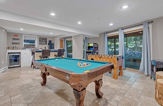 Hot Tub|Game Room|Dog Friendly|Fire Pit|Mins>JFBB