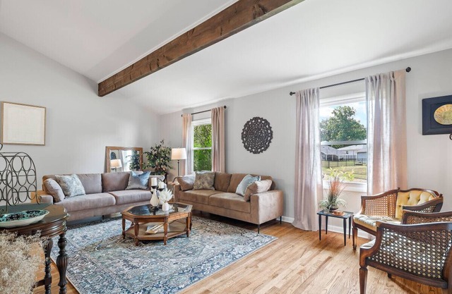 Hot Tub|Games|Office Space|Sleeps 10
