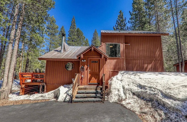 Hot Tub Home in Tahoe Donner – Truckee