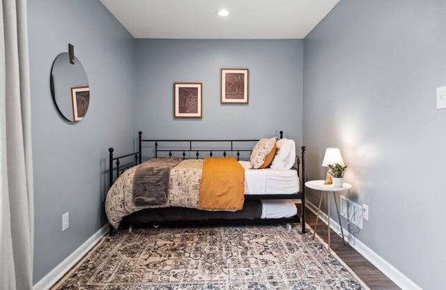 Hot Tub|N64|Mins to Downtown|Sleeps 8