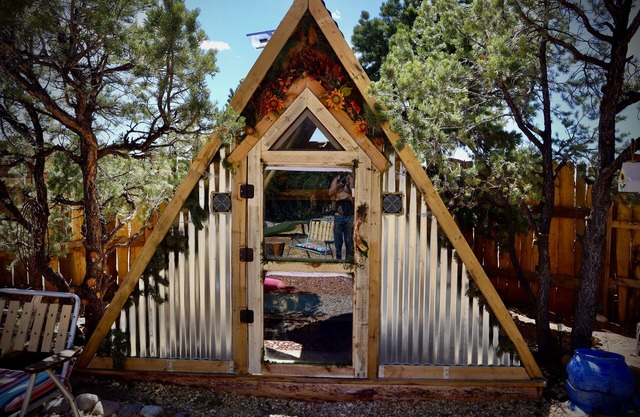 Hot Tub & Pet friendly. A true bed and breakfast. A unique one of a Kind Stay.