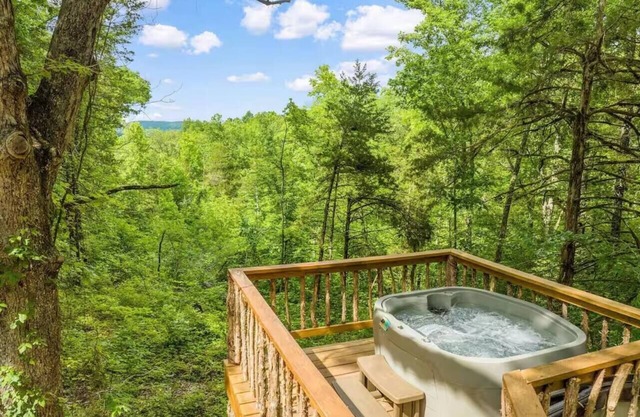 Hot Tub Tower Private Bungalow Buffalo River