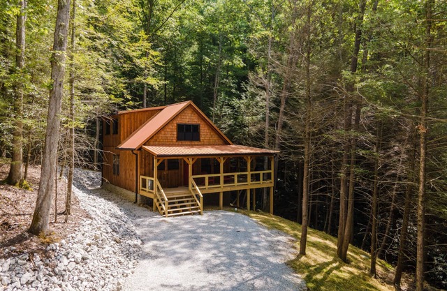 Hot Tub, WiFi, Adventure - New Family Cabin - Angel's View - Red River Gorge, Kentucky!
