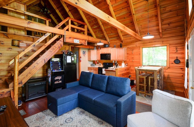 Hot Tub, WiFi,Arcade - Family Cabin - Hidden Chalet - Red River Gorge, Kentucky!