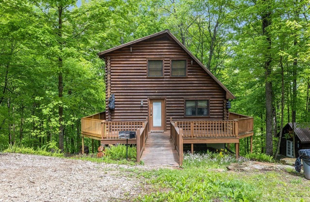 Hot Tub & WiFi - Family Cabin - Birdsong - Red River Gorge, Kentucky!
