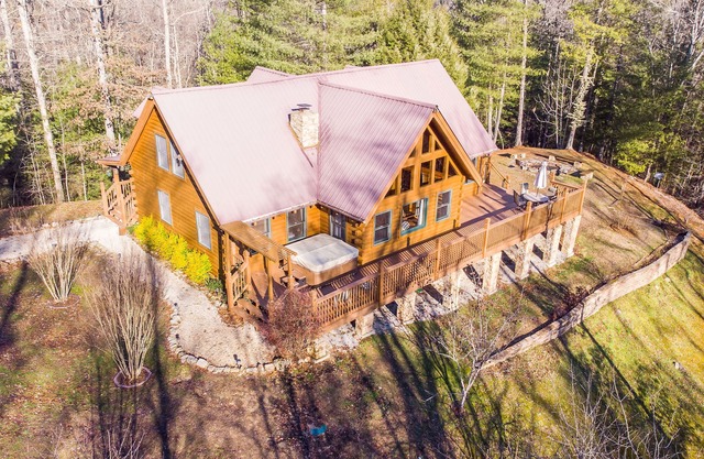 Hot Tub & WiFi - Large Family Cabin - Mill Creek Point - Red River Gorge, Kentucky!