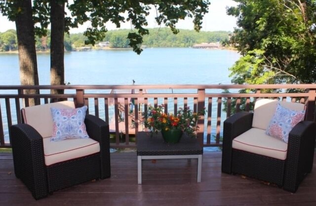 Hot Tub, Wifi, Pool Table & Air Hockey, Swimming Pool, Flat Lot, Incredible View.
