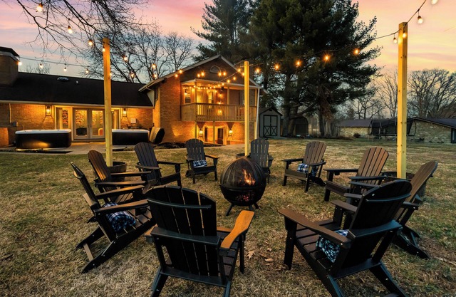 Hot Tubs + Firepit + Gameroom + 4mi to Buffalo Trace