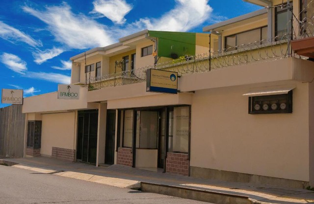 Hotel Bamboo Aeropuerto