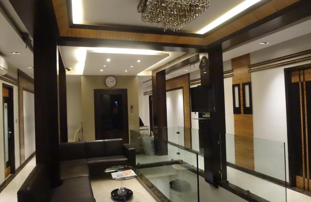 Hotel Causeway, Colaba