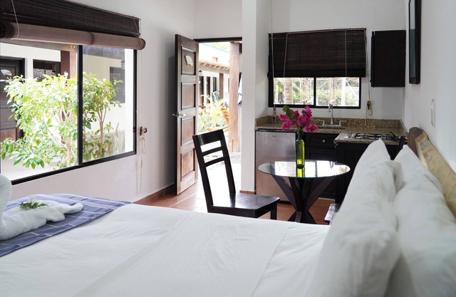 Hotel Ingigante Poolside Room
