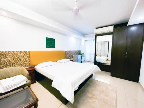 Hotel Locals - Hauz khas Village