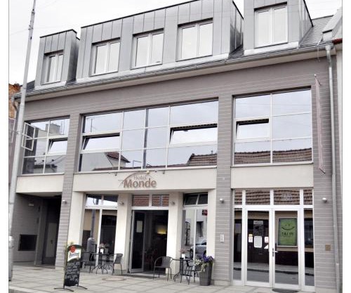 Hotel Monde