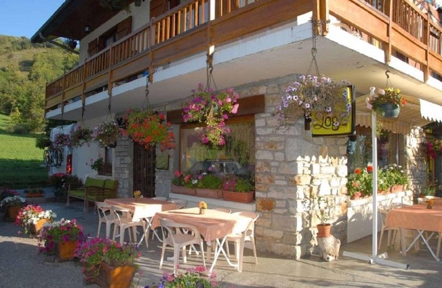 Hotel Restaurant Le Grillon