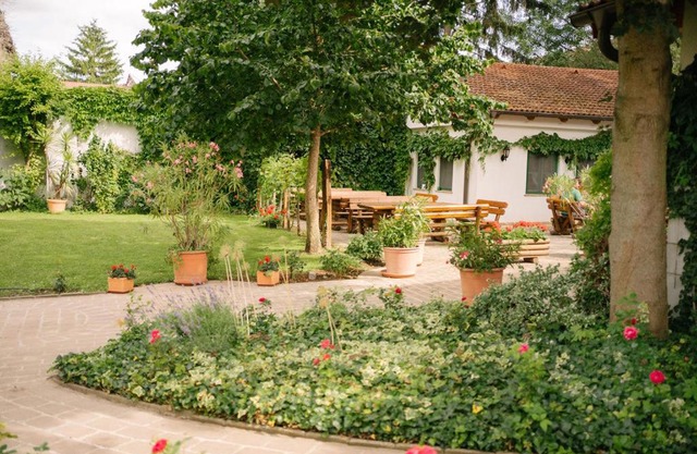 Hotel-Restaurant-Vinothek Felix Sommer
