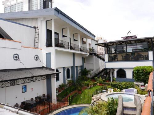 Hotel Santo Tomas/Historical Property