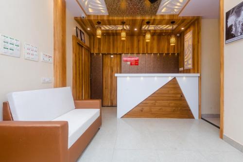 Hotel Sun City Near Saifee Hospital And HN Reliance Hospital