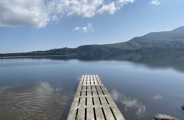 ✨HotTub✨ New Renovated historical cottage, private lake access ,scenic views