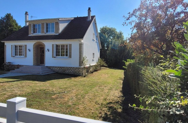 Houlgate Family villa in a quiet cul-de-sac 800 metres from the beach