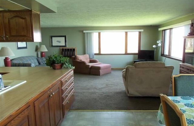 House #133 Cozy 3 bedroom Family home with Spectacular views.