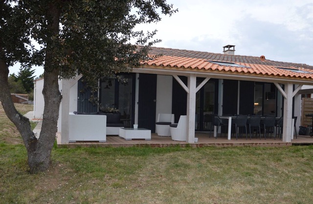 House 4 bedrooms 2 steps from the beach (La Petite D'Oleron)