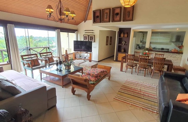 HOUSE 5 QTOS (4 SUITES), SEA VIEW, SWIMMING POOL, SAUNA, PRIVATE BARBECUE, WI-FI