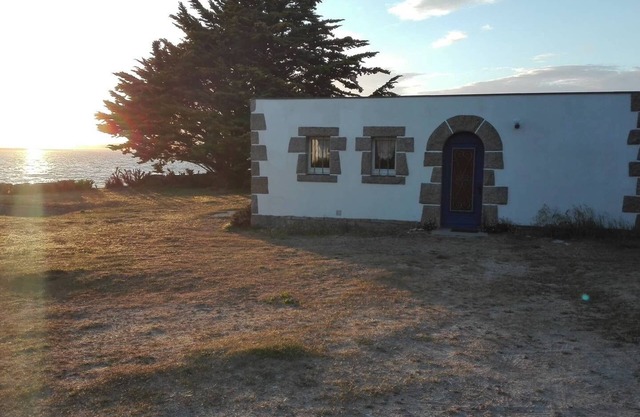 House between land and sea