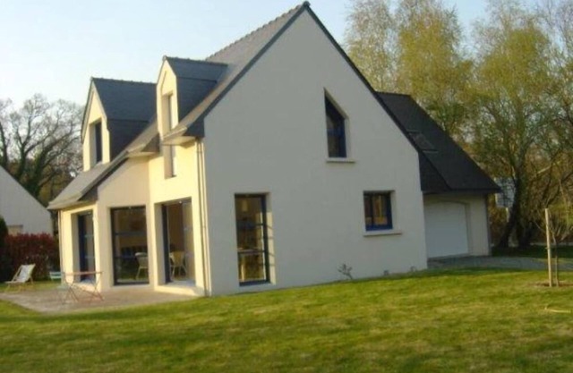 house close to the sea, marina, golf