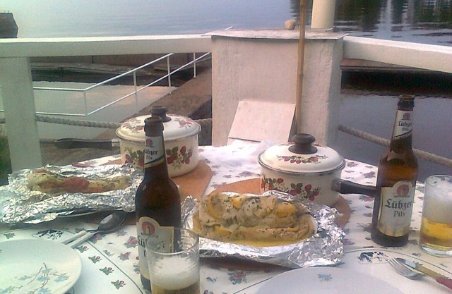 House directly on the lake
