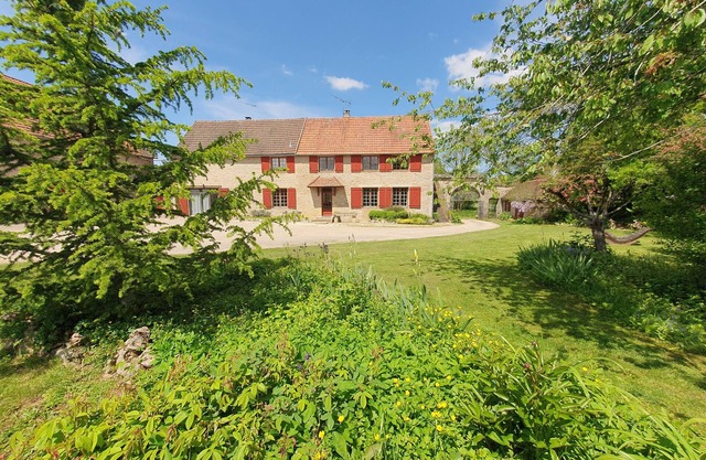 House-entière-Exclusive-Private Bathroom-Woodland view